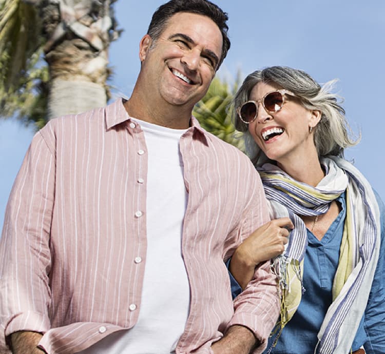 Campaign image of a couple enjoying vacation 2 for mobile